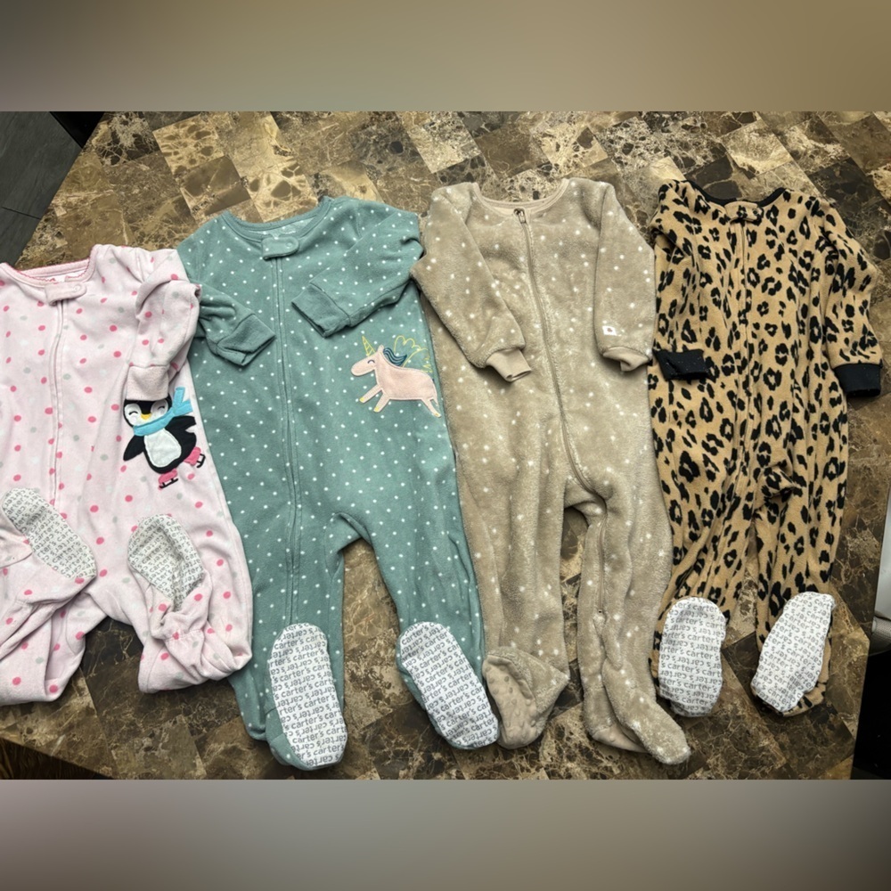 4/30$ Carter’s bundles of 4 pajamas 18 months